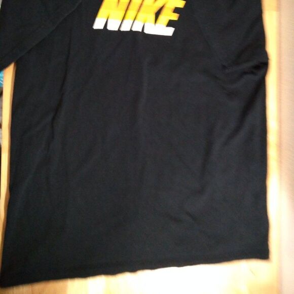Vintage Nike Spell Out Logo T-Shirt - Picture 3 of 9